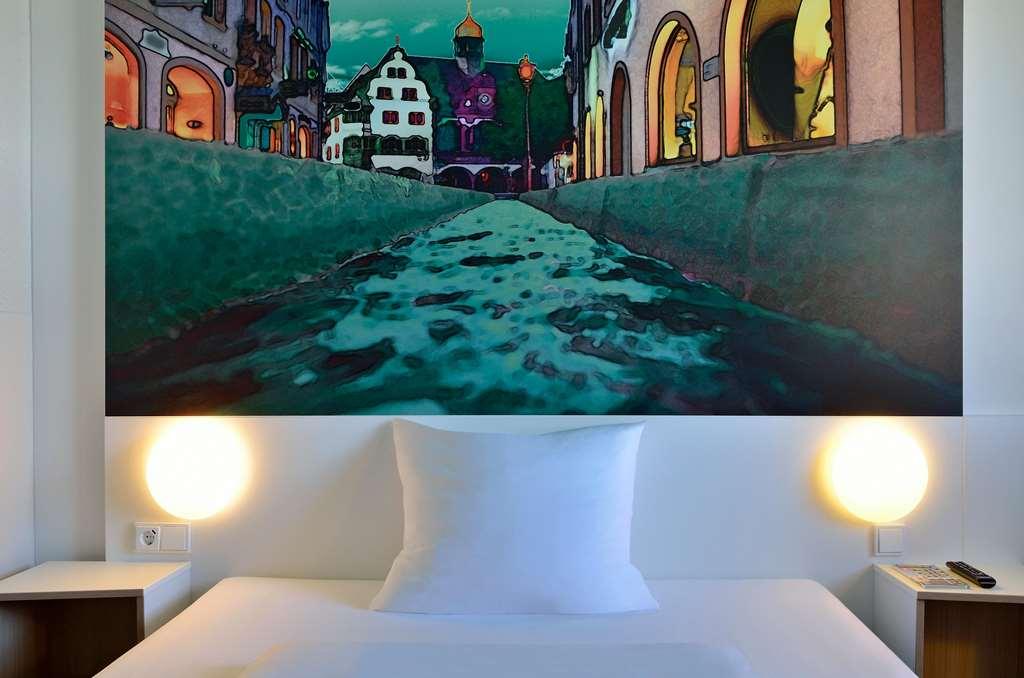 B&B Hotel Freiburg-Nord Номер фото