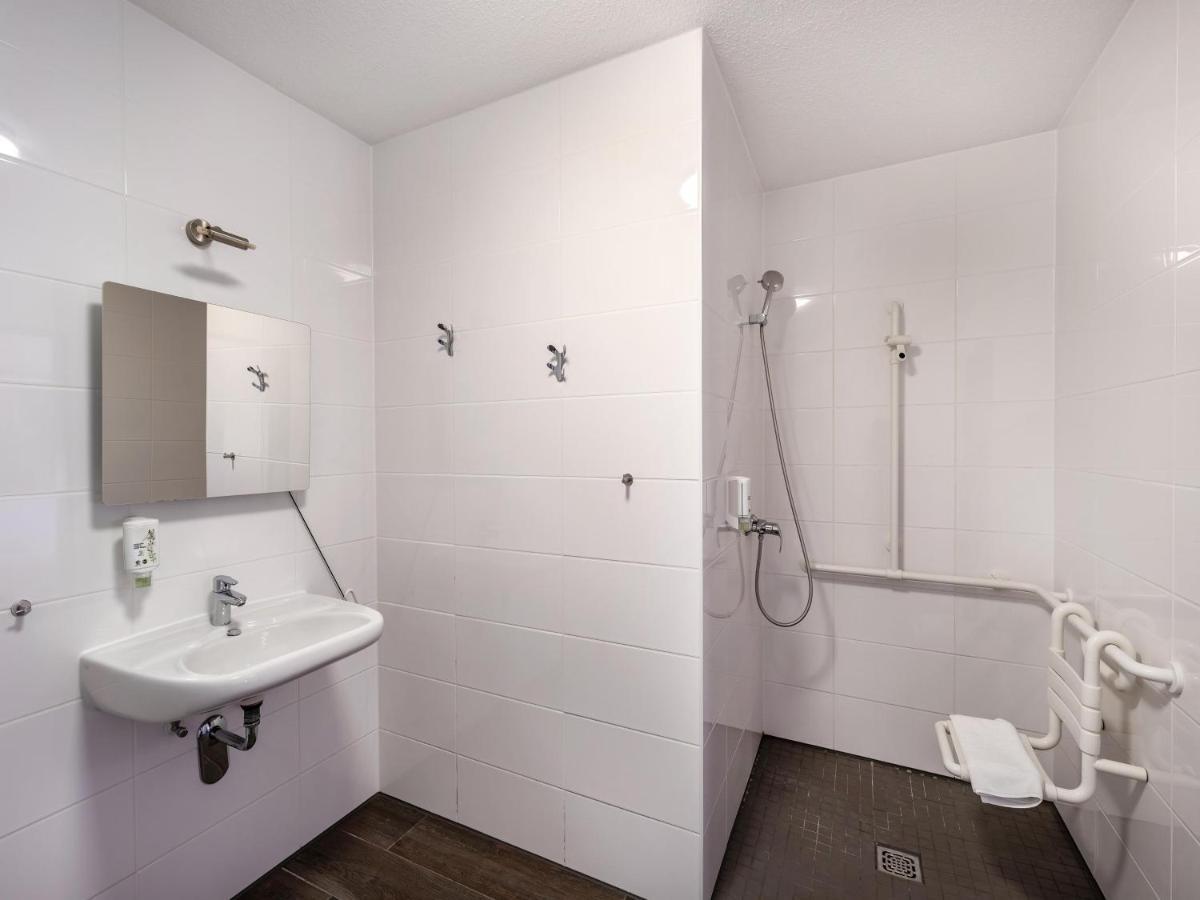 B&B Hotel Freiburg-Nord Экстерьер фото