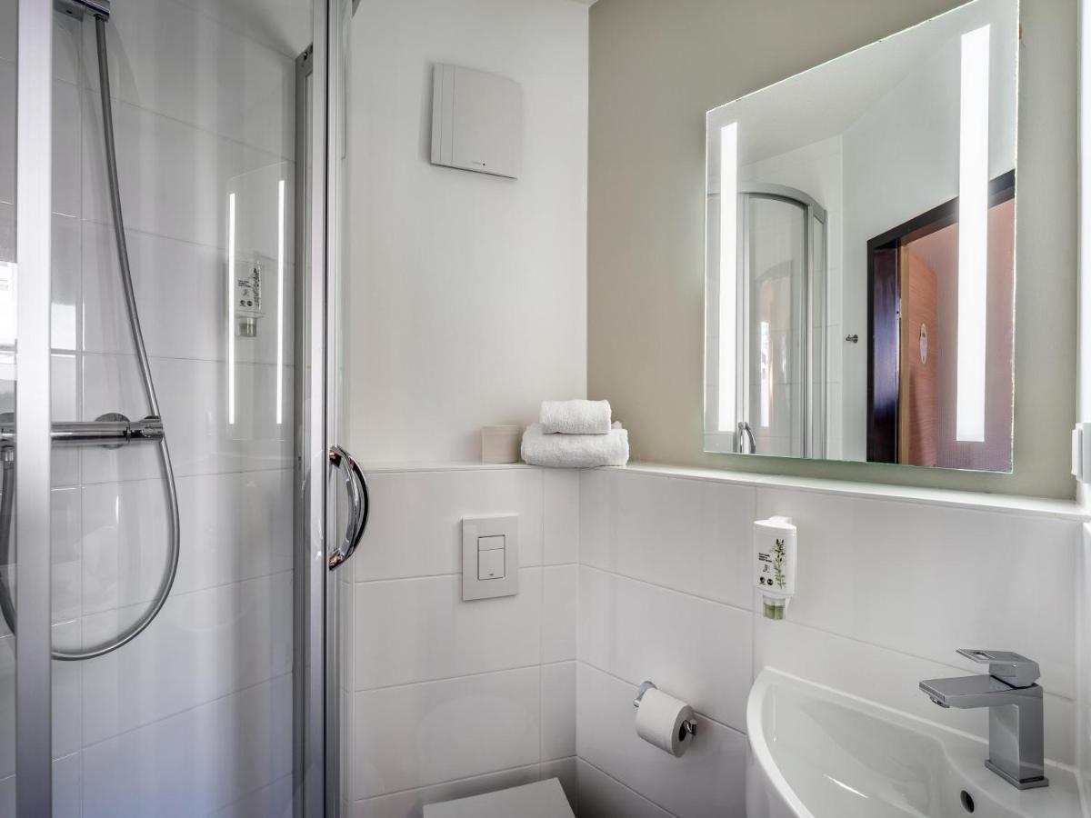 B&B Hotel Freiburg-Nord Экстерьер фото